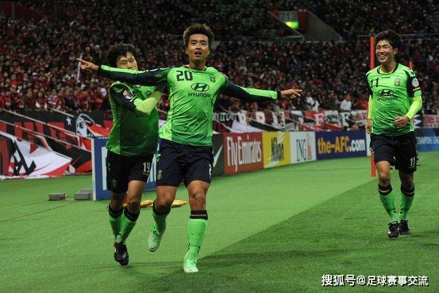 本坦库尔女友社媒晒图：祝大家圣诞快乐